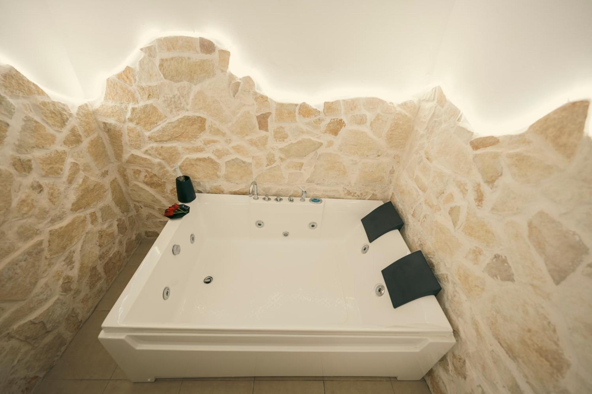 Apulia Lux * Taranto